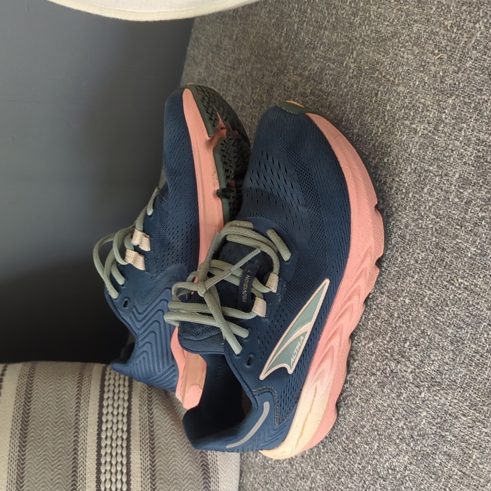 Altra provision 7 women's shoes size 7.5 blue pink navy coral